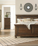 Flynnter Queen Bedroom Set